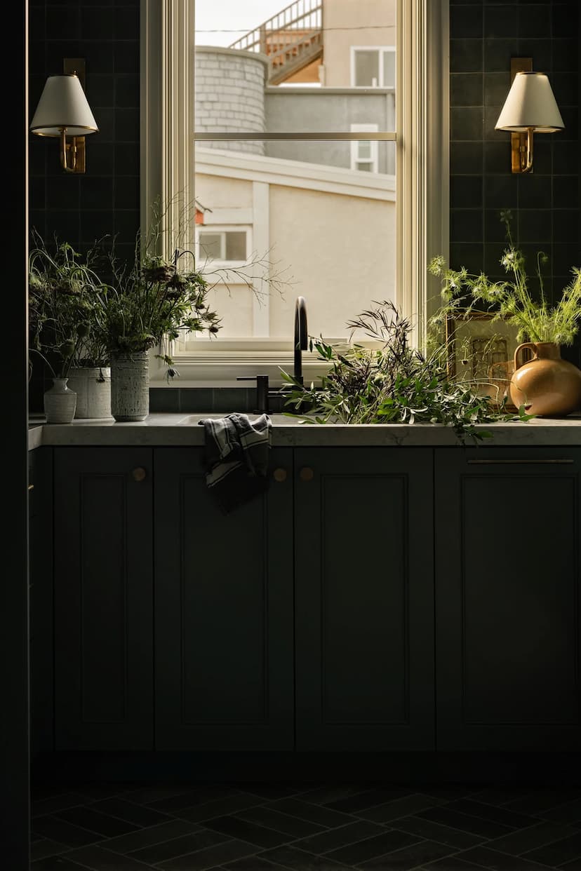 Luxury Bathroom Suite - Image 4